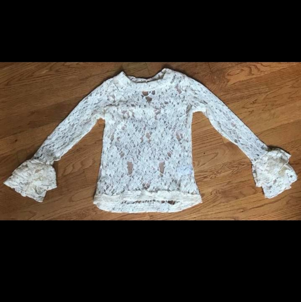 EUC Jak and Peppar lace layering shirt